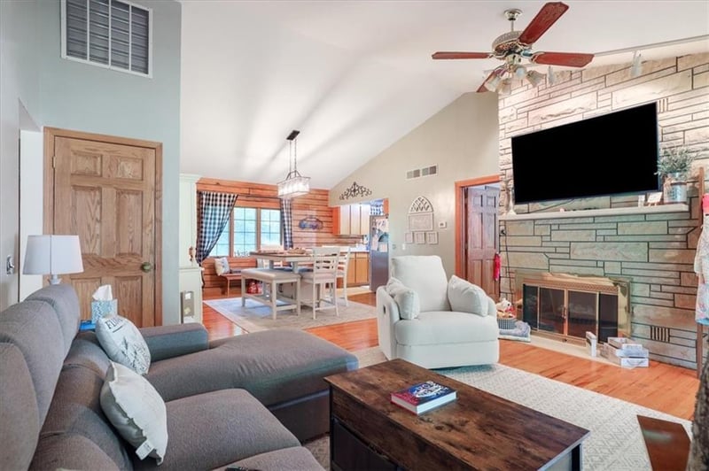 18375 Old Highway Rd, Rushville, MO 64484