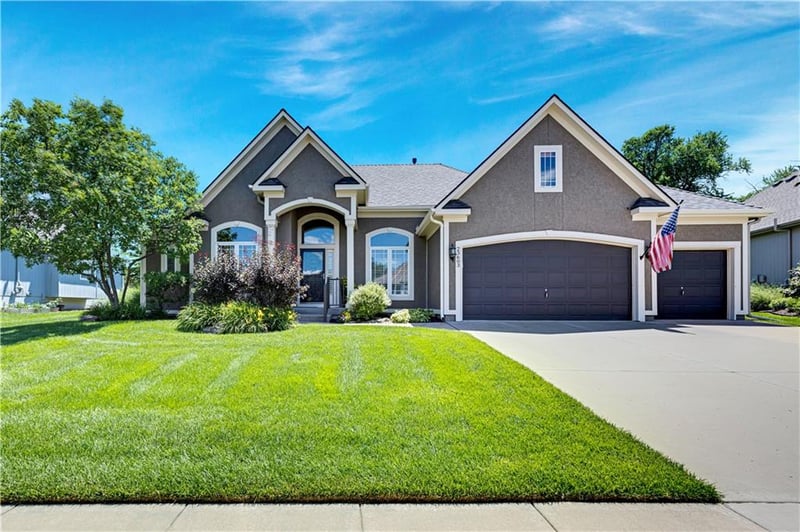 23603 W 72nd Ter, Shawnee, KS 66227