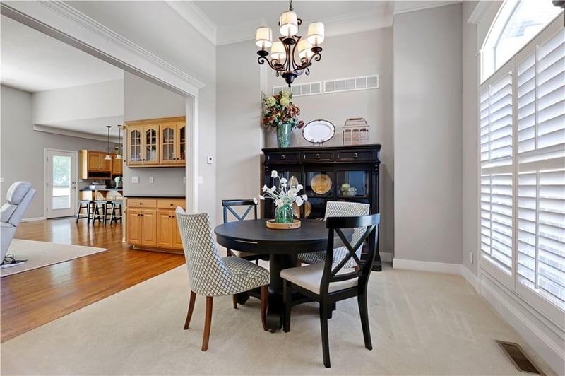 23603 W 72nd Ter, Shawnee, KS 66227