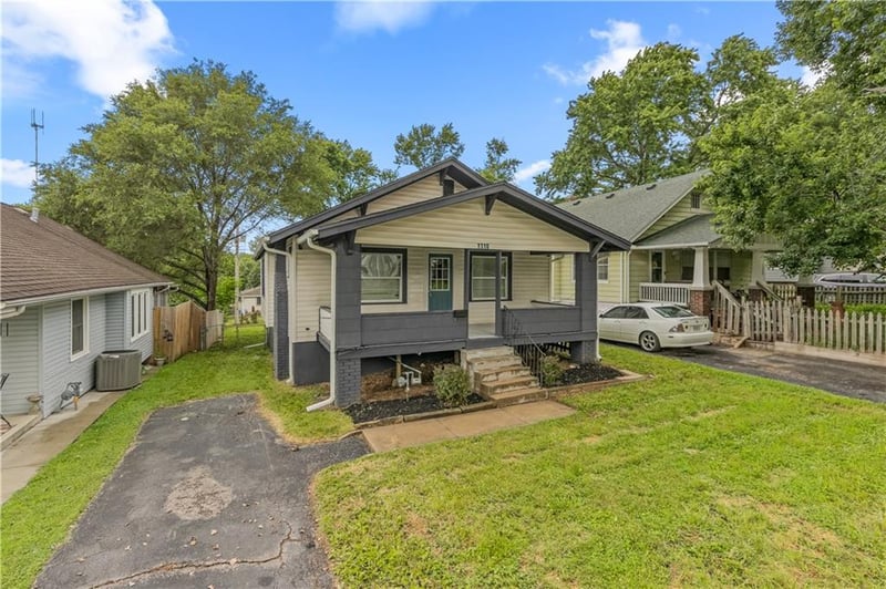 1310 Maywood Ave, Independence, MO 64052