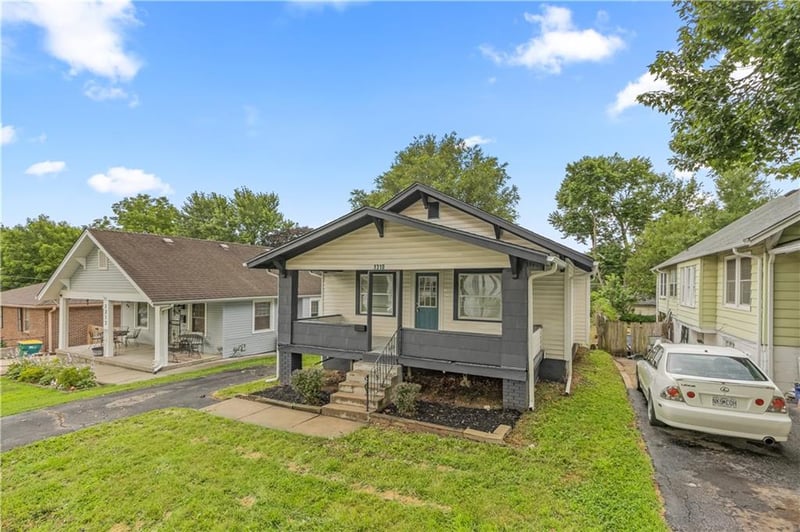 1310 Maywood Ave, Independence, MO 64052