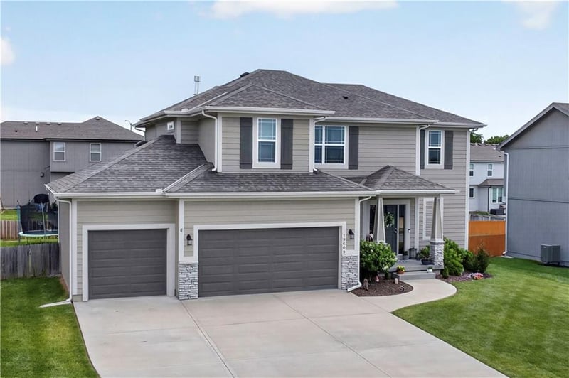 19609 197th St, Spring Hill, KS 66083