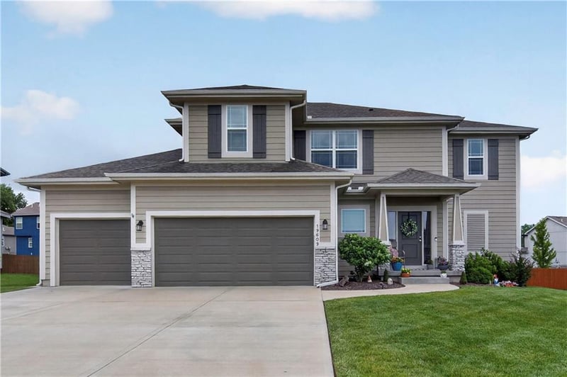 19609 197th St, Spring Hill, KS 66083