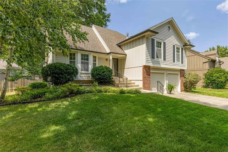8516 Darnell St, Lenexa, KS 66215