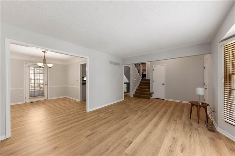 8516 Darnell St, Lenexa, KS 66215