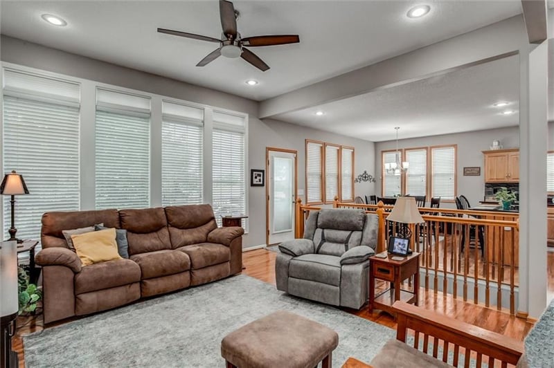 406 Briar Ln, Kearney, MO 64060