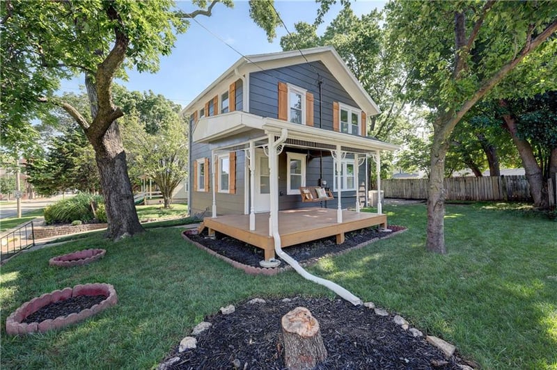 226 Chestnut St, Olathe, KS 66061