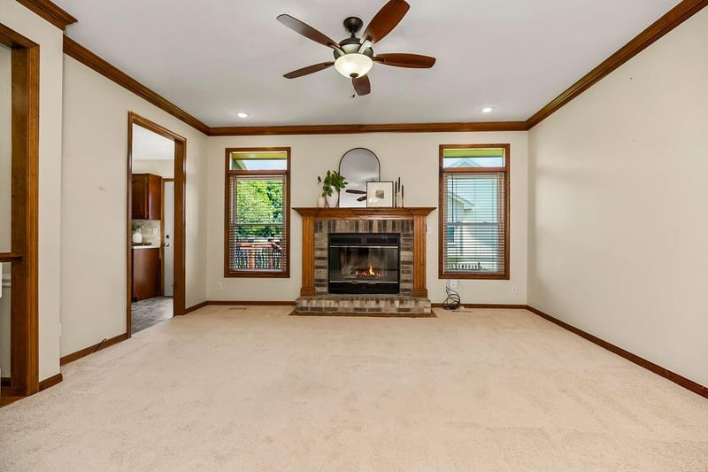 1840 7th St, Lee's Summit, MO 64063