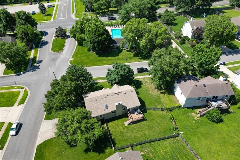 1840 7th St, Lee's Summit, MO 64063