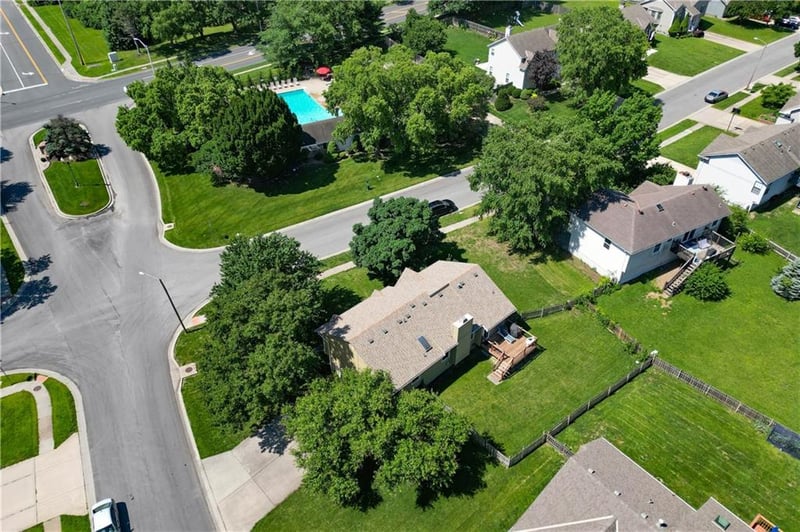 1840 7th St, Lee's Summit, MO 64063