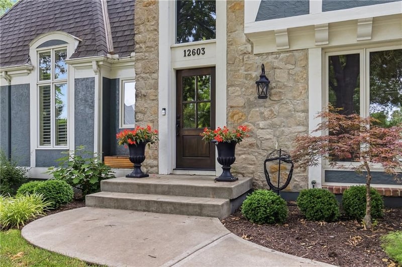 12603 Pawnee Ln, Leawood, KS 66209