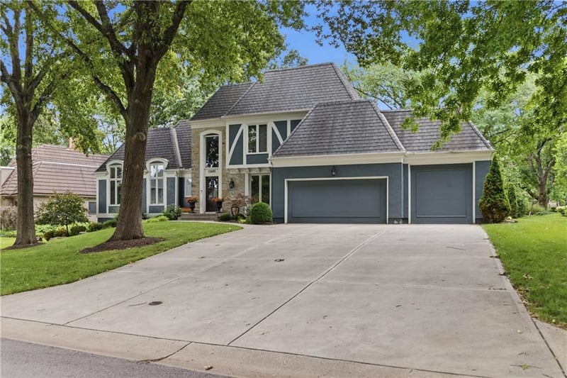 12603 Pawnee Ln, Leawood, KS 66209
