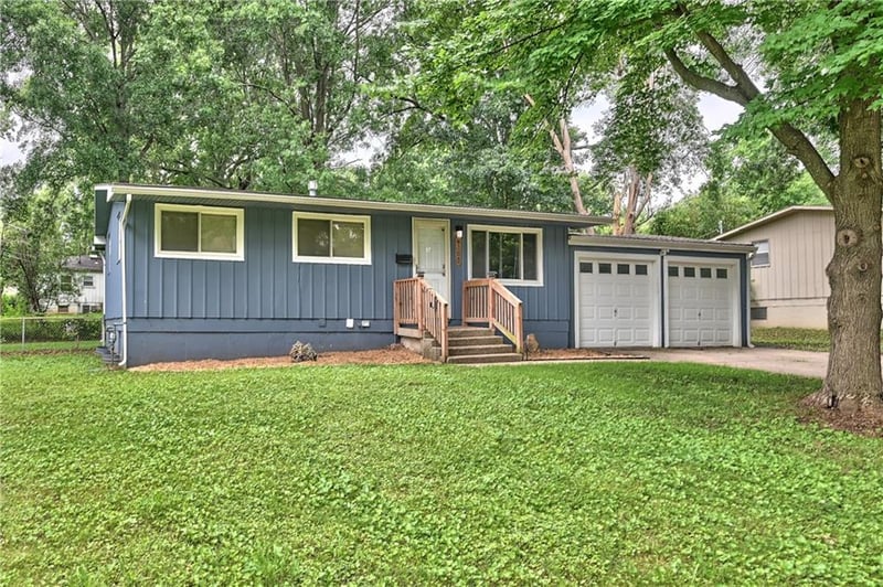 8707 91st Ter, Kansas City, MO 64138