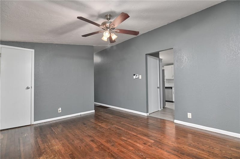 8707 91st Ter, Kansas City, MO 64138