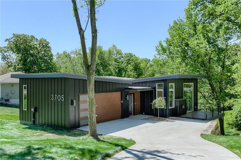 3705 NW 50th St, Riverside, MO 64150