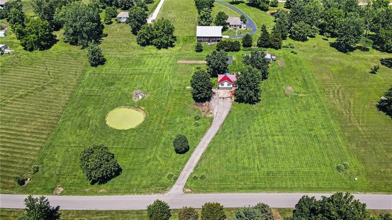 15800 143rd St, Kearney, MO 64060