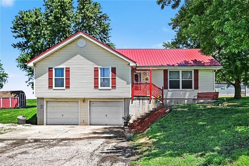 15800 143rd St, Kearney, MO 64060