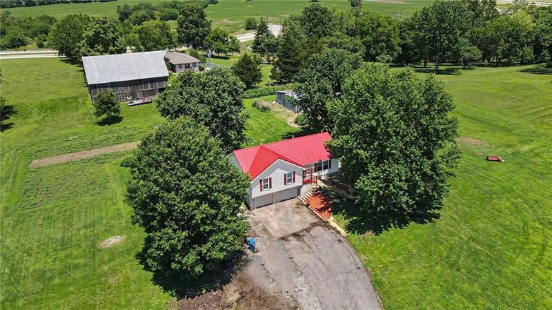 15800 143rd St, Kearney, MO 64060