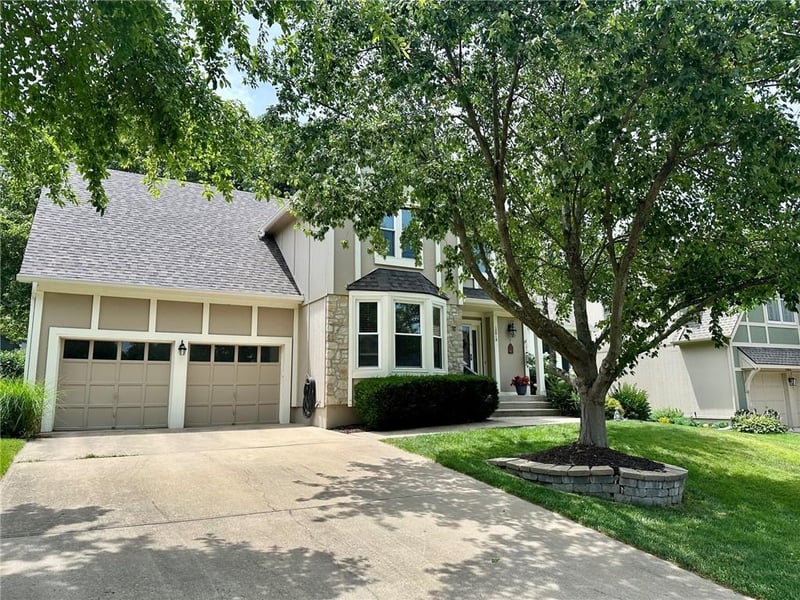 12818 Bond St, Overland Park, KS 66213