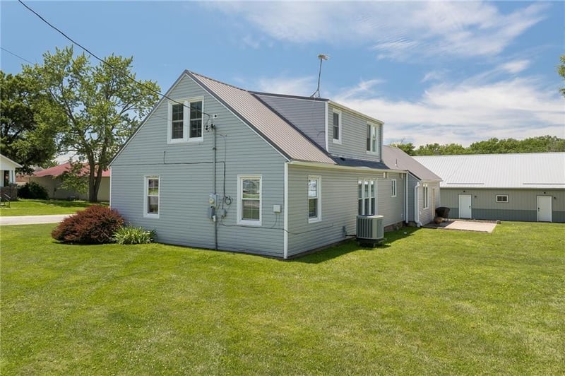 109 Chestnut St, Hamilton, MO 64644