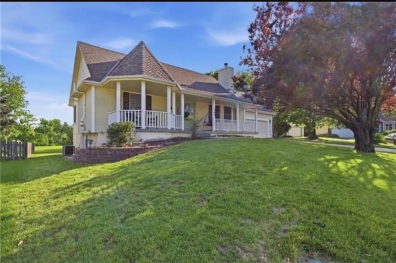 509 Olympic Ct, Lee's Summit, MO 64064