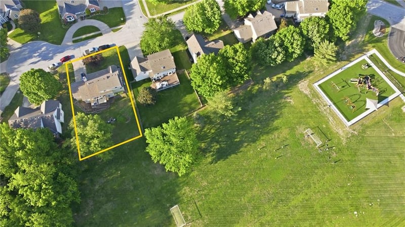 509 Olympic Ct, Lee's Summit, MO 64064
