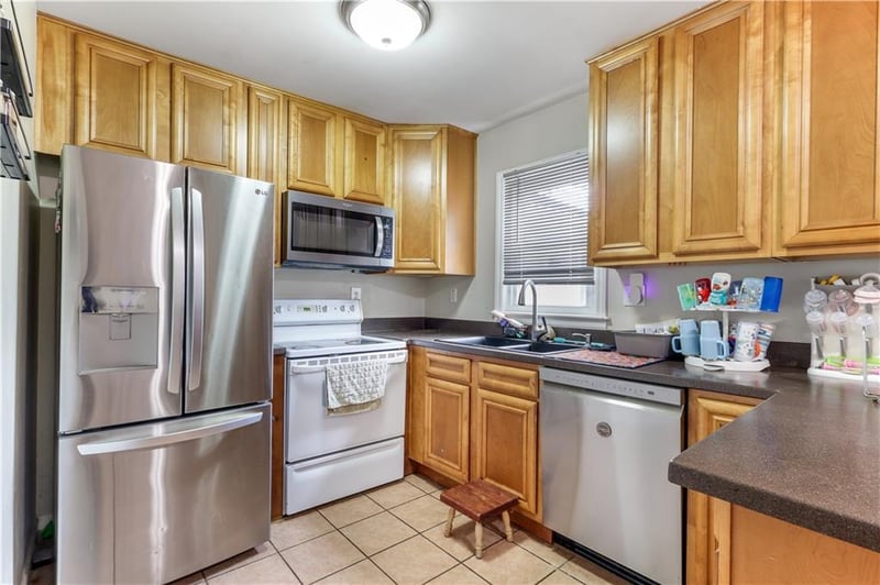 12907 Mccoy St, Independence, MO 64055
