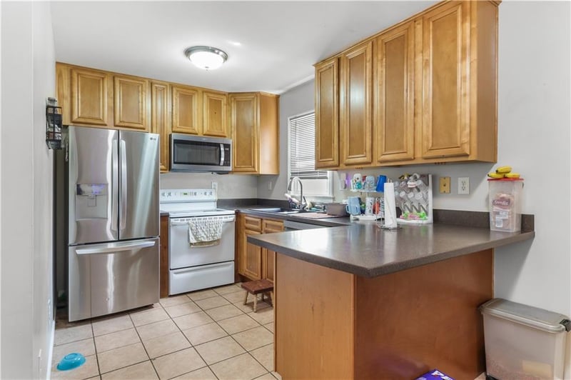 12907 Mccoy St, Independence, MO 64055