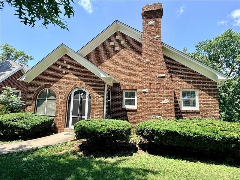 1608 Walnut St, Higginsville, MO 64037