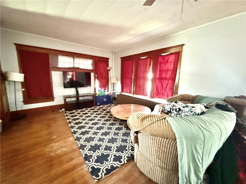 102 4th St, Pickering, MO 64476