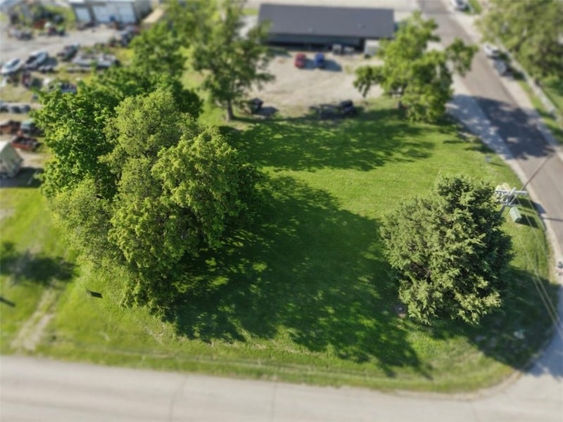 Main & Pineview St, Stanberry, MO 64489