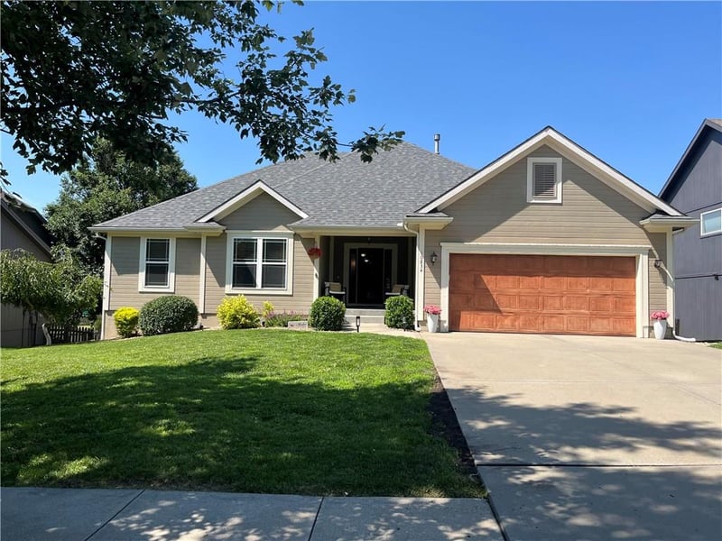 10834 Manchester Ave, Kansas City, MO 64157