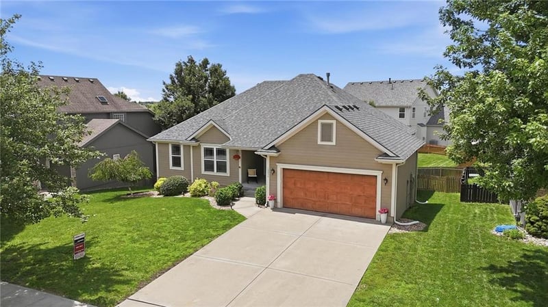 10834 N Manchester Ave, Kansas City, MO 64157