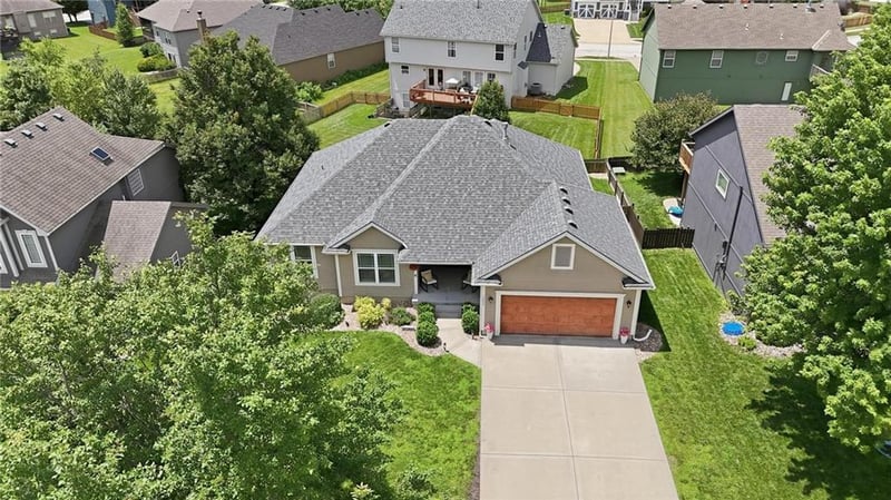 10834 N Manchester Ave, Kansas City, MO 64157