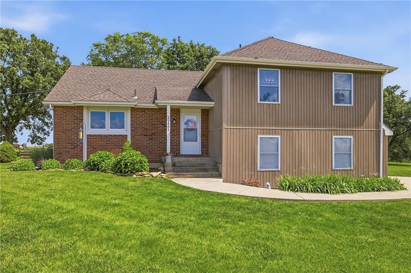 21401 S Renner Rd, Spring Hill, KS 66083