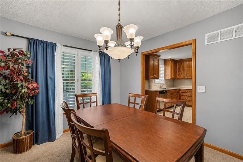 6301 N Quincy Ave, Kansas City, MO 64119