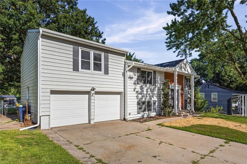 5388 Palmer Ave, Kansas City, MO 64119