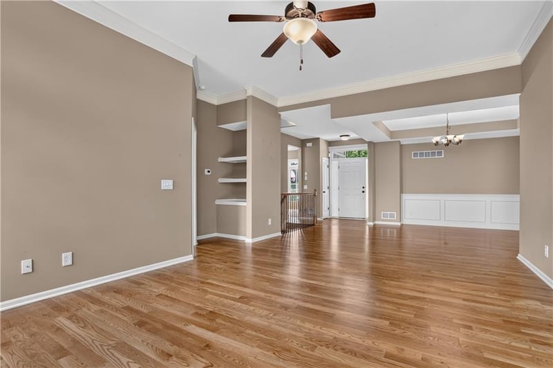 10141 Lane Dr, Kansas City, MO 64157