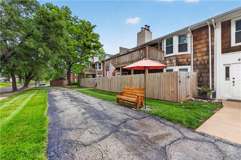8333 Lowell Ave #2, Overland Park, KS 66212