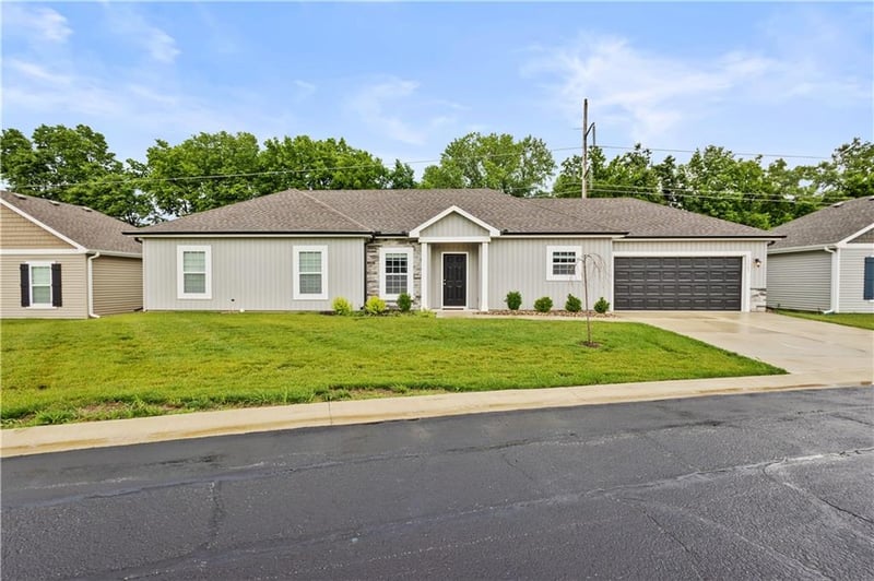 12347 Shannon Ave, Kansas City, MO 64163