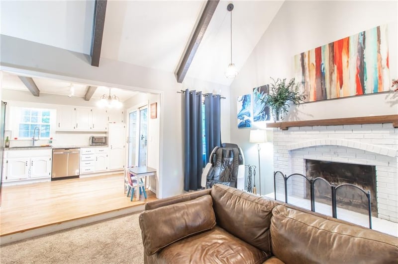 1139 Clubhouse Ct, Lee's Summit, MO 64086