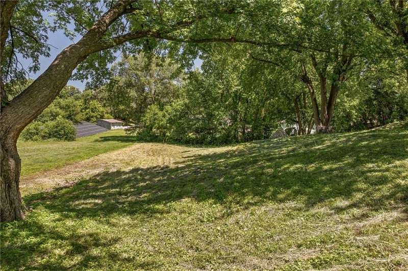 325 A St, St Joseph, MO 64501