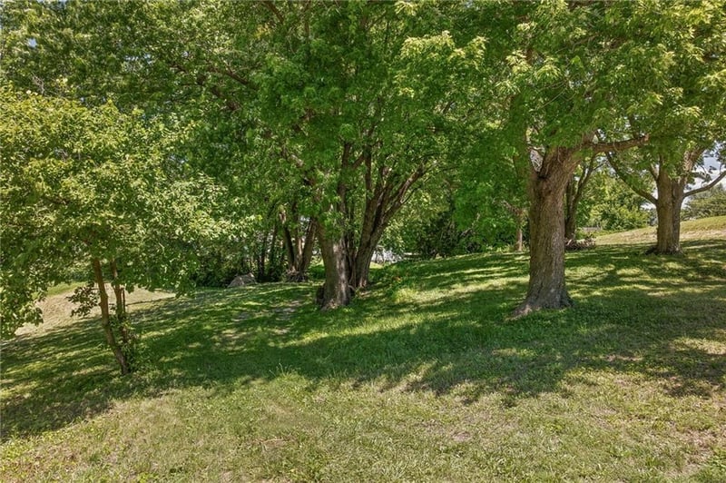 325 A St, St Joseph, MO 64501