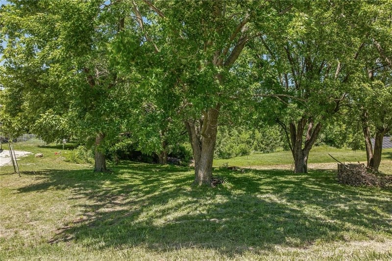 325 A St, St Joseph, MO 64501