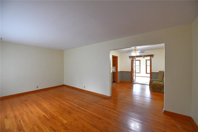 9604 32nd St, Independence, MO 64052