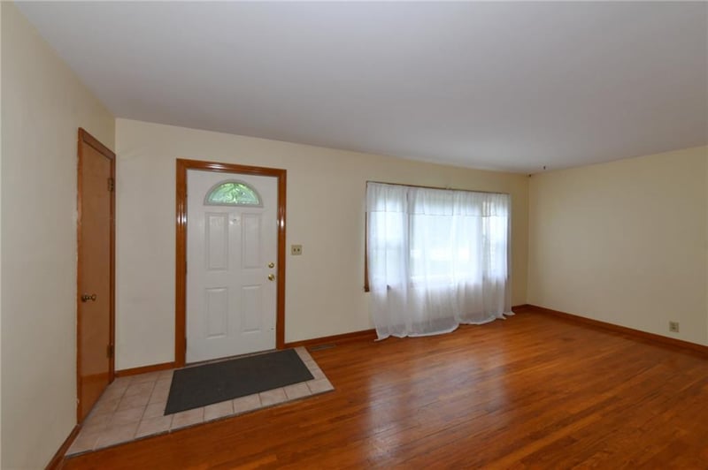 9604 32nd St, Independence, MO 64052