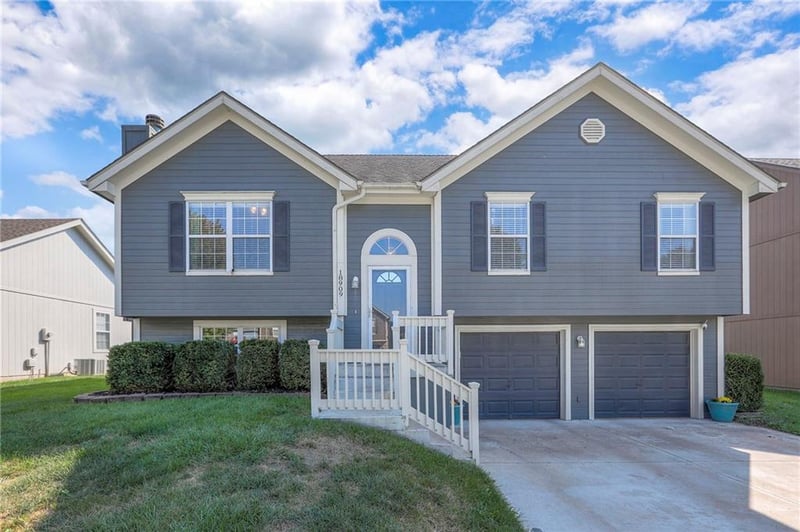 18909 12th Ter, Independence, MO 64057