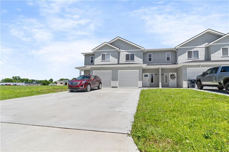 1512 32nd St, Sedalia, MO 65301