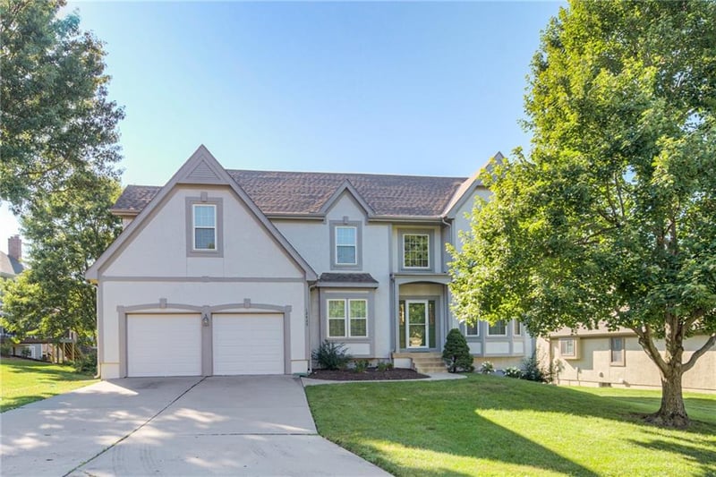 12425 Beverly St, Overland Park, KS 66209