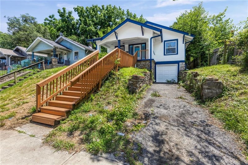 1805 67th St, Kansas City, MO 64132